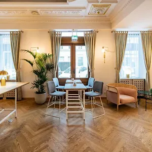 Starlight Salzgries 4* Vienna